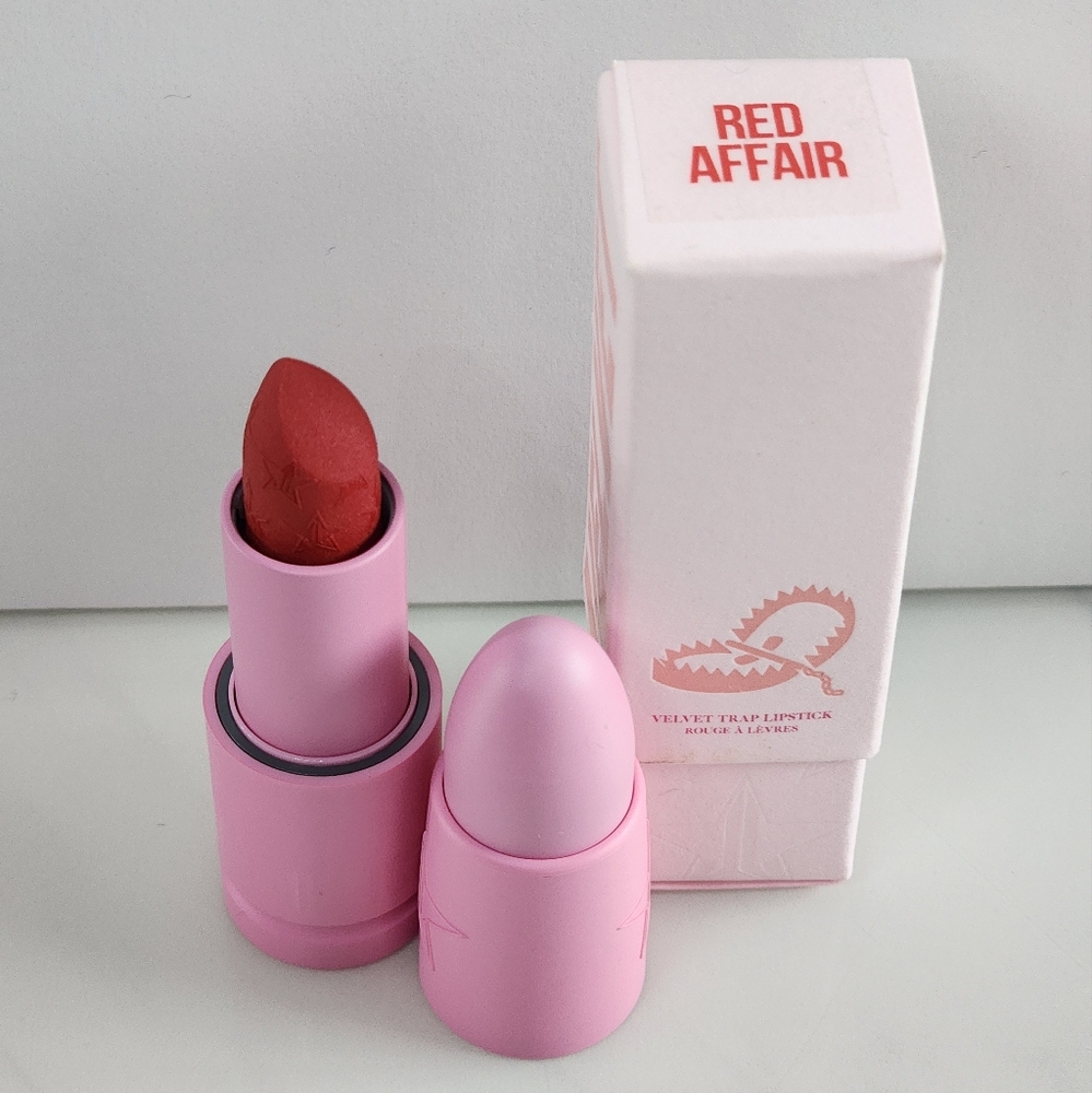 Jeffree Star Velvet Trap Lipstick - Red Affair